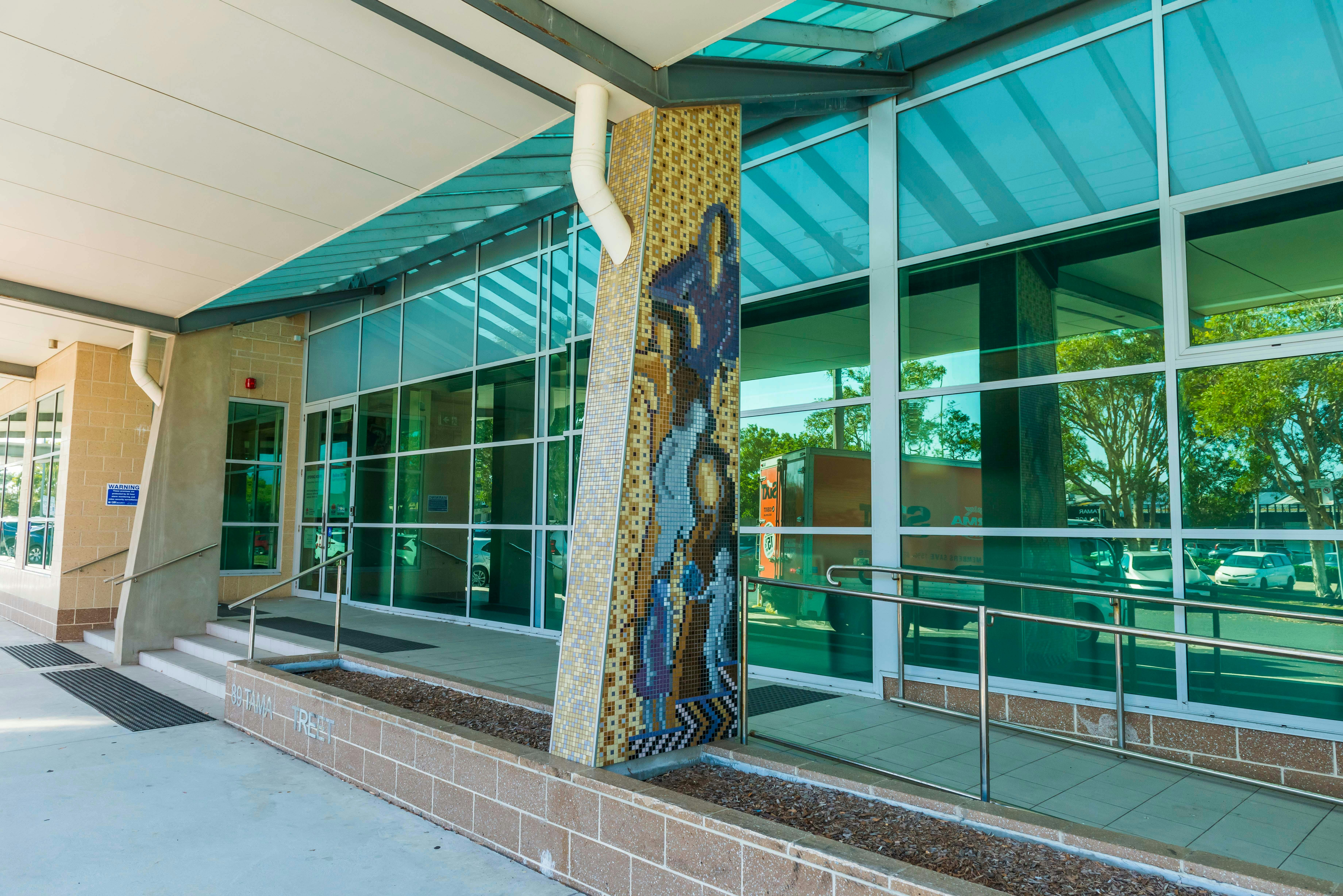 mosaic tiles on pillar