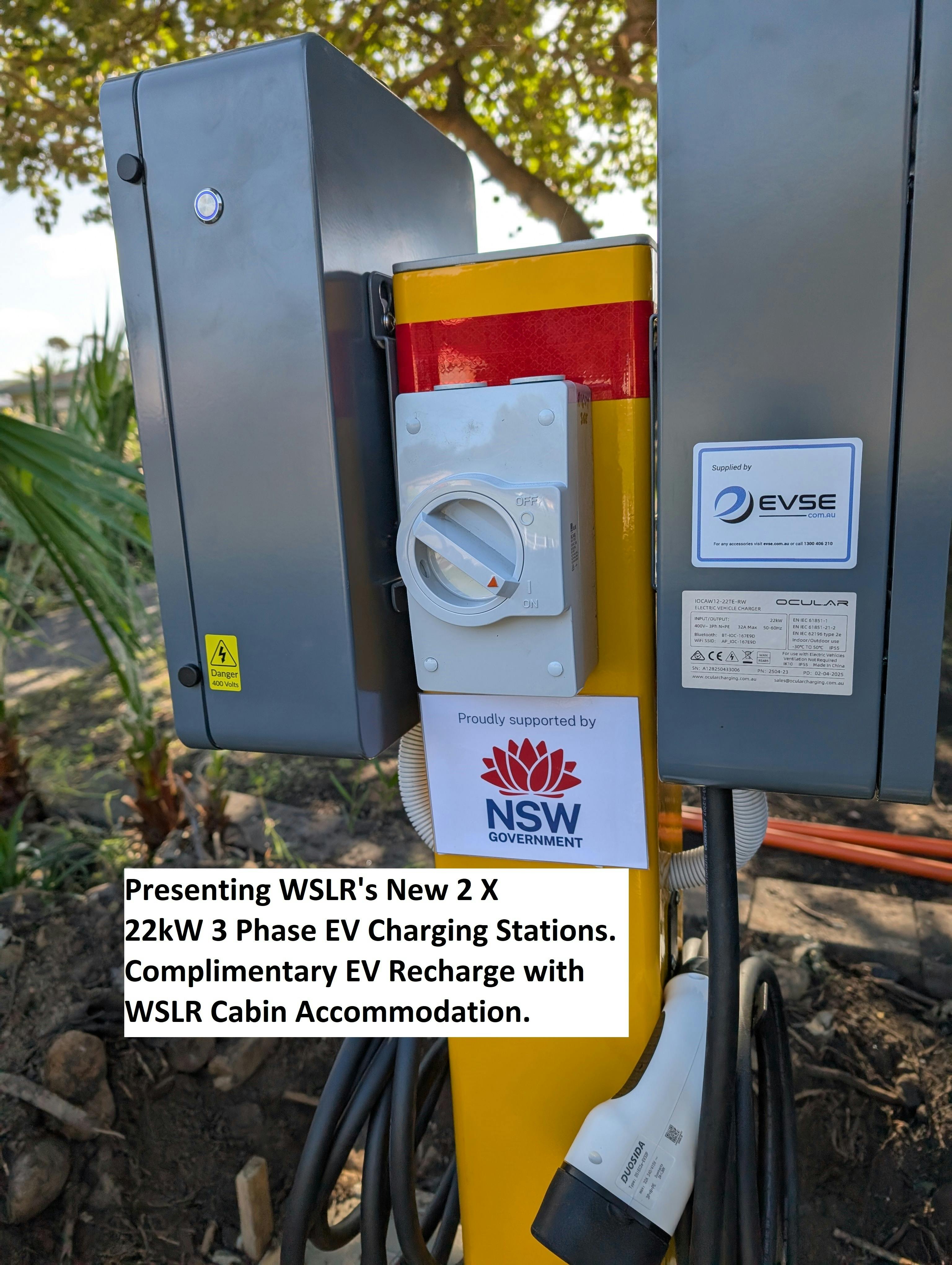 Zwei 22-kW-Drehstrom-Ladegeräte für Elektrofahrzeuge