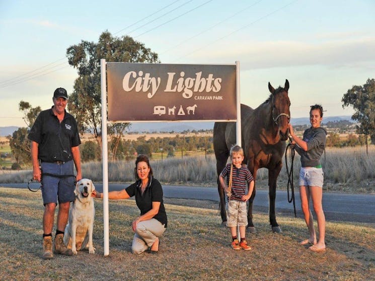 City Lights Caravan Park Tamworth welcomes you