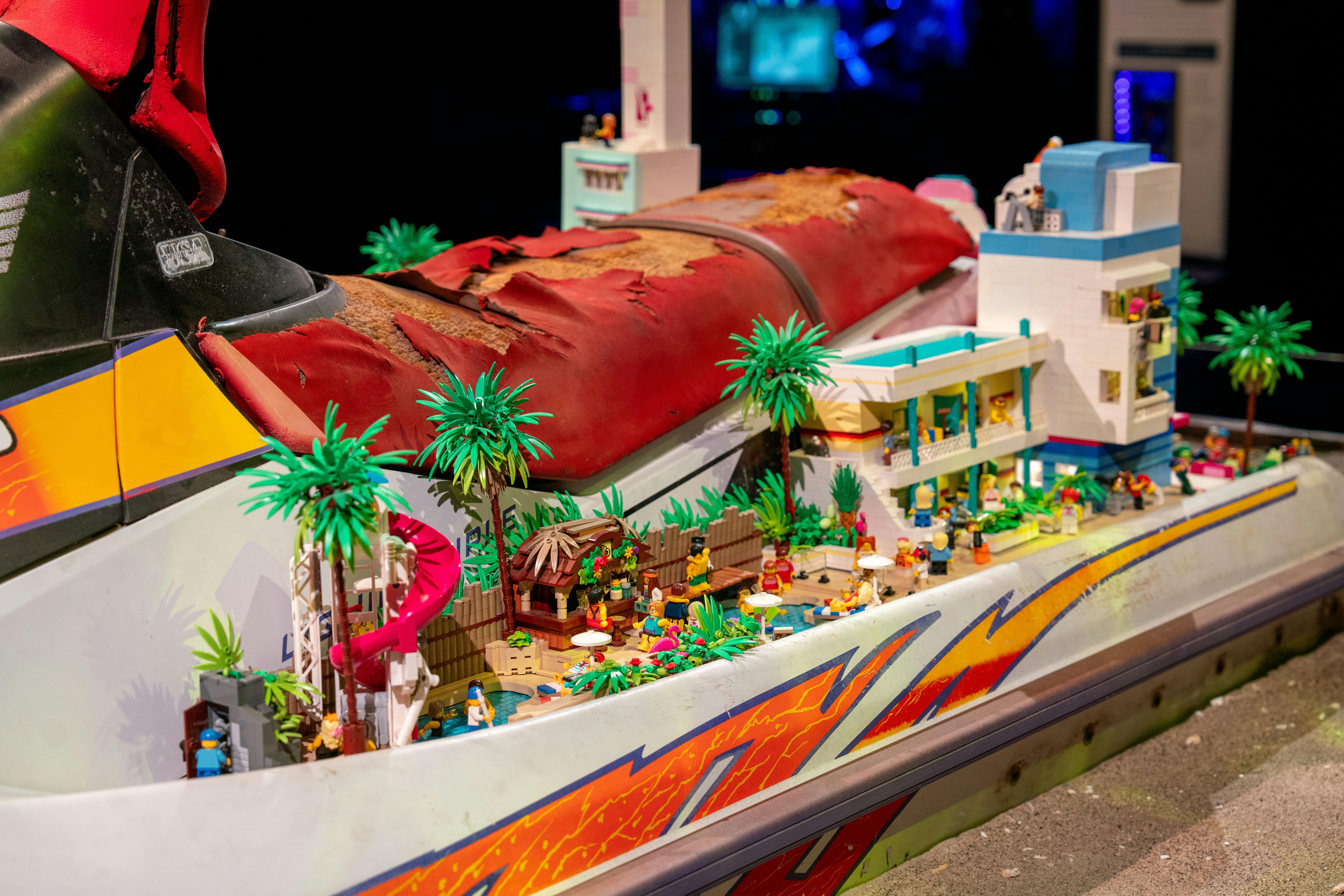 RELICS LEGORELICS Volkswagen with LEGO® world constructed on jetski