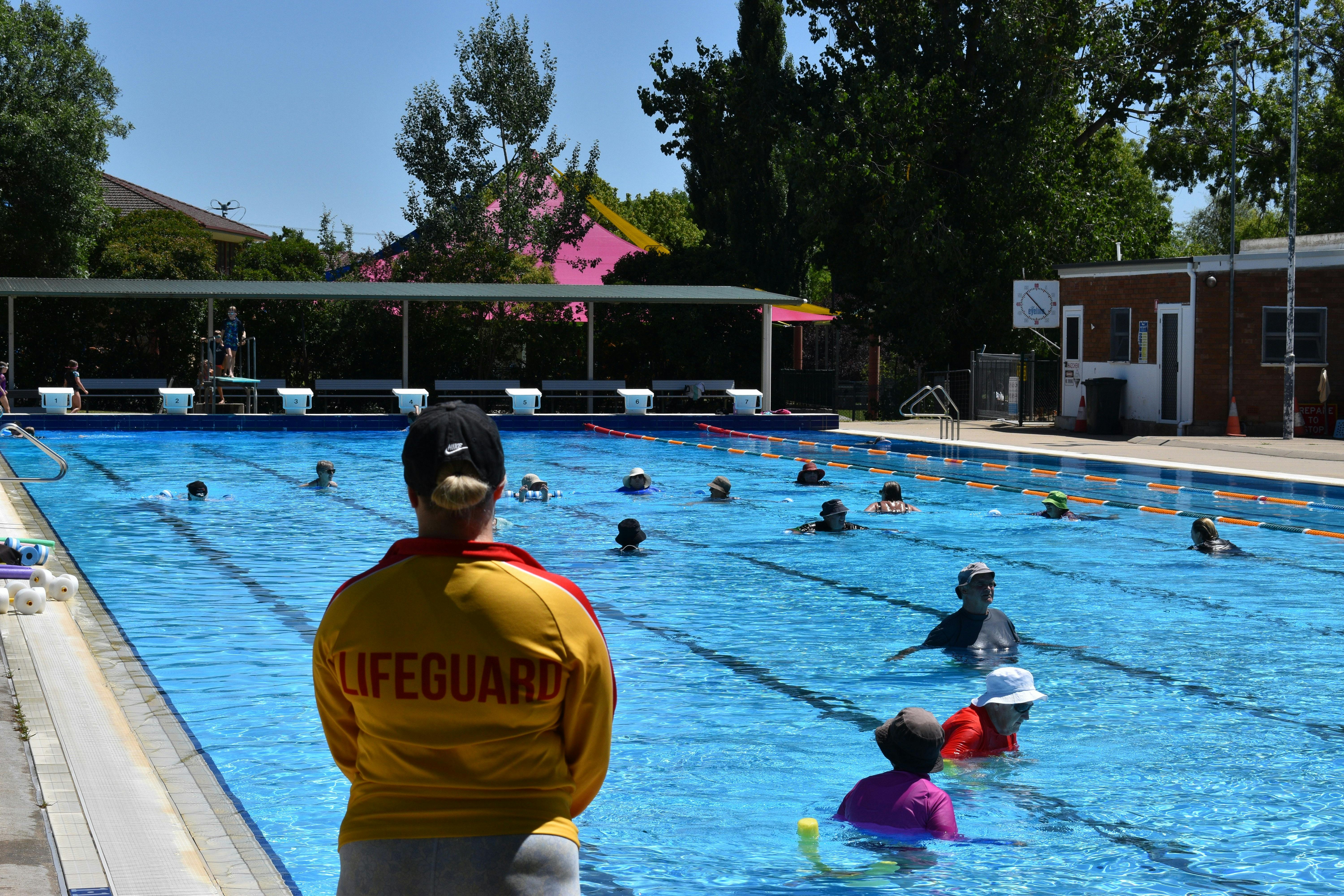 布罗瓦镇游泳池