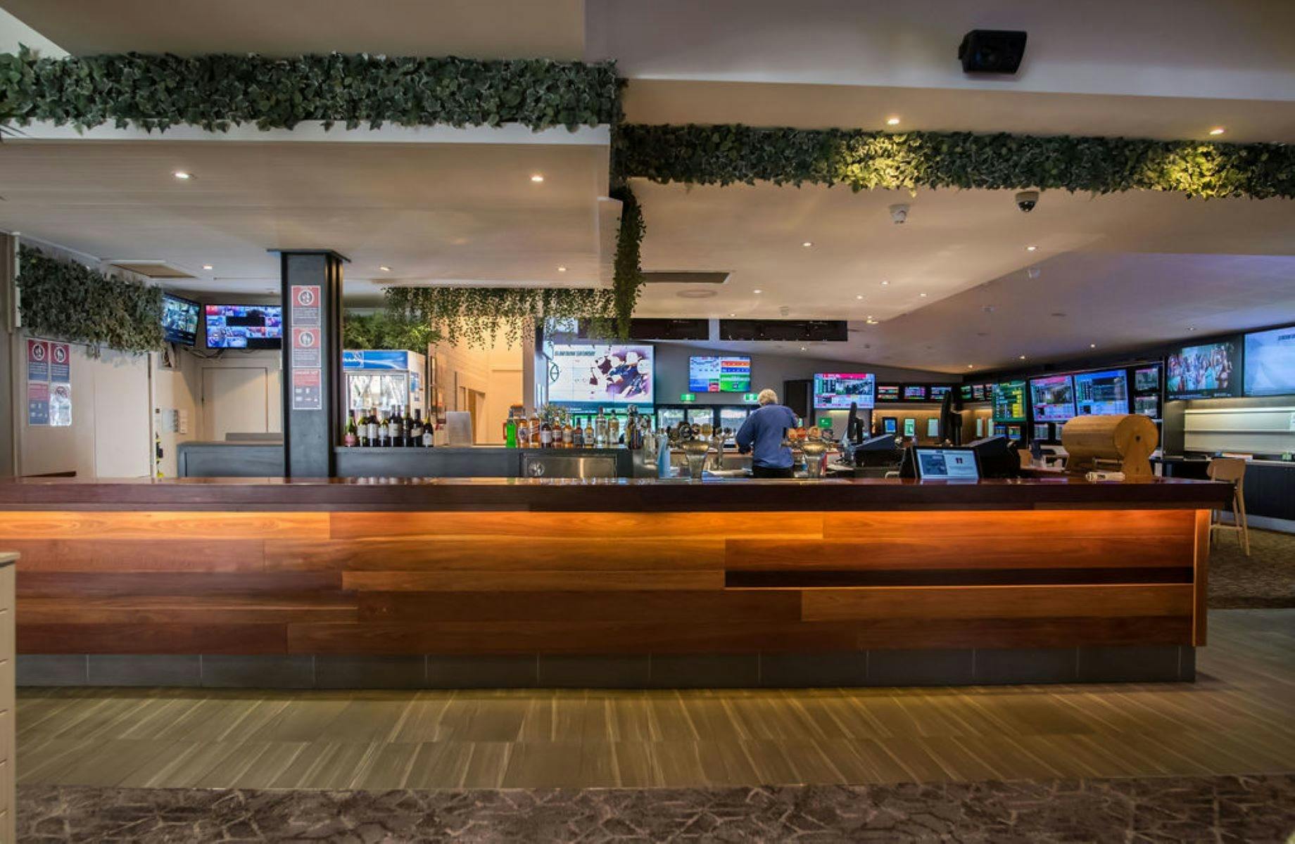 Warilla Hotel Bar & Bistro in Shellharbour