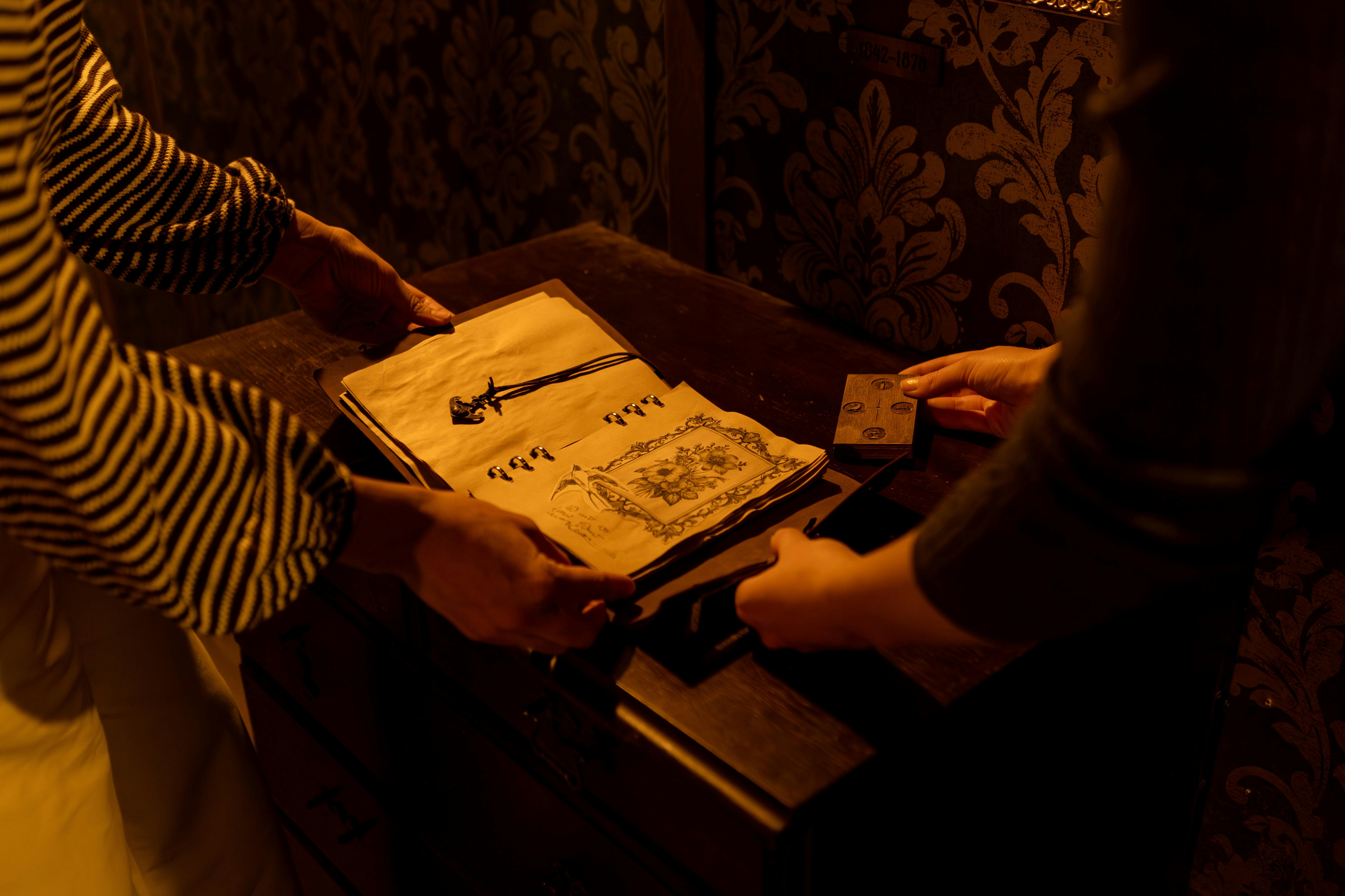 The Haunting of Blackthorn House BENDIGO'S MOST IMMERSIVE ESCAPE ROOM
