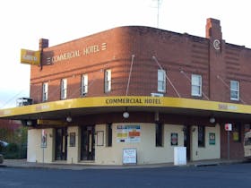 Commercial Hotel Parkes