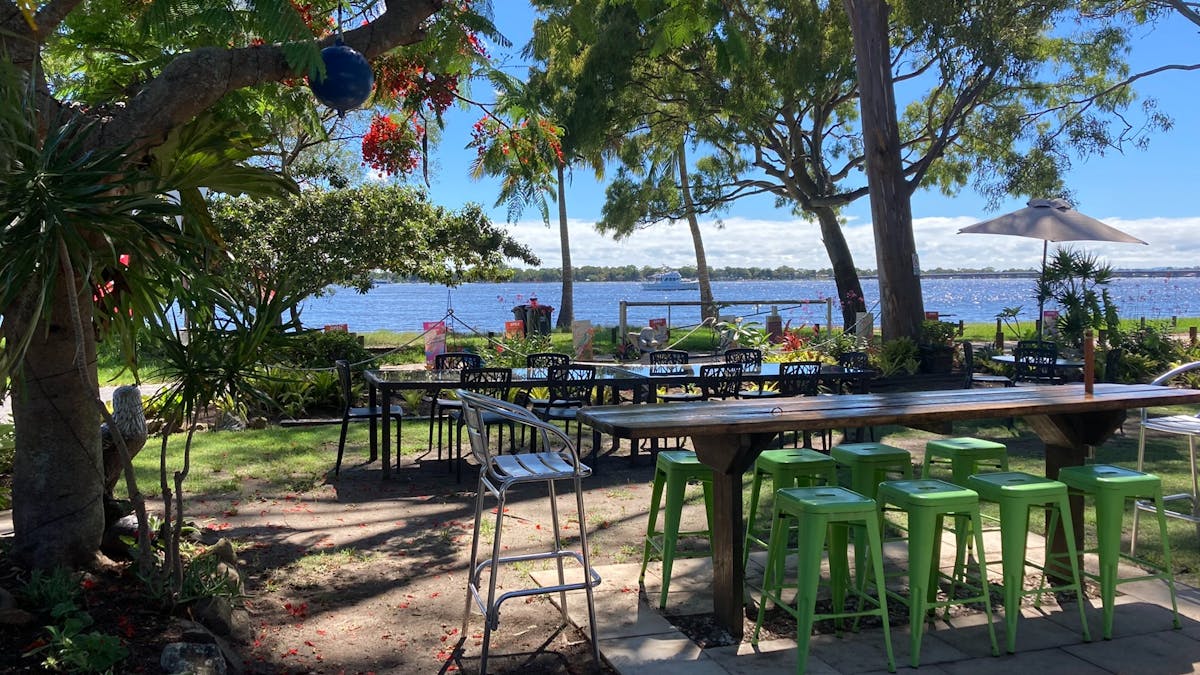 Bribie Beach Shack garden