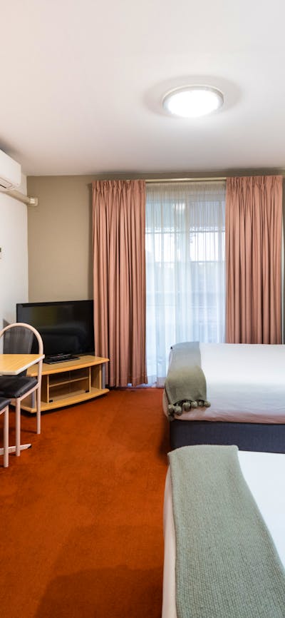 Golden Age - Deluxe Twin Queen Room