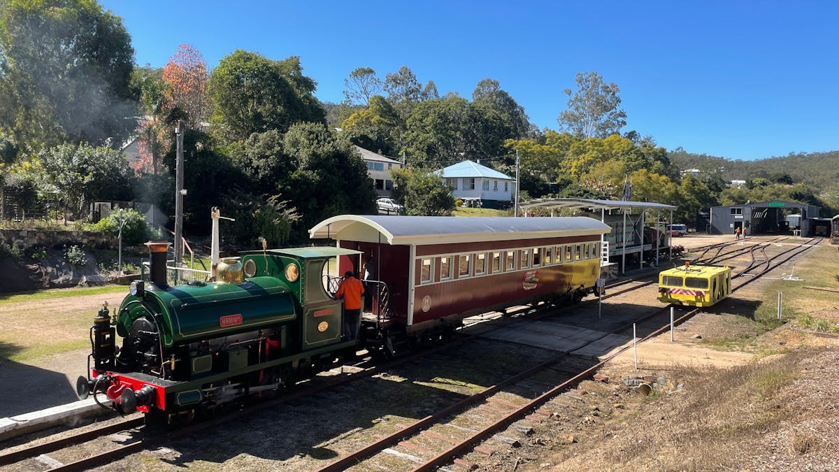 1905 Peckett and 1913 Carraige