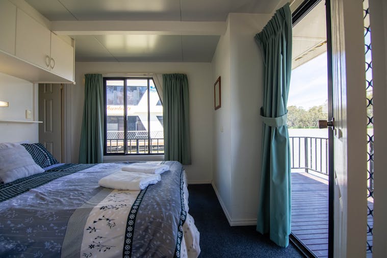 Quality Houseboats