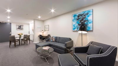 Avenue Hotel - Apartment living area