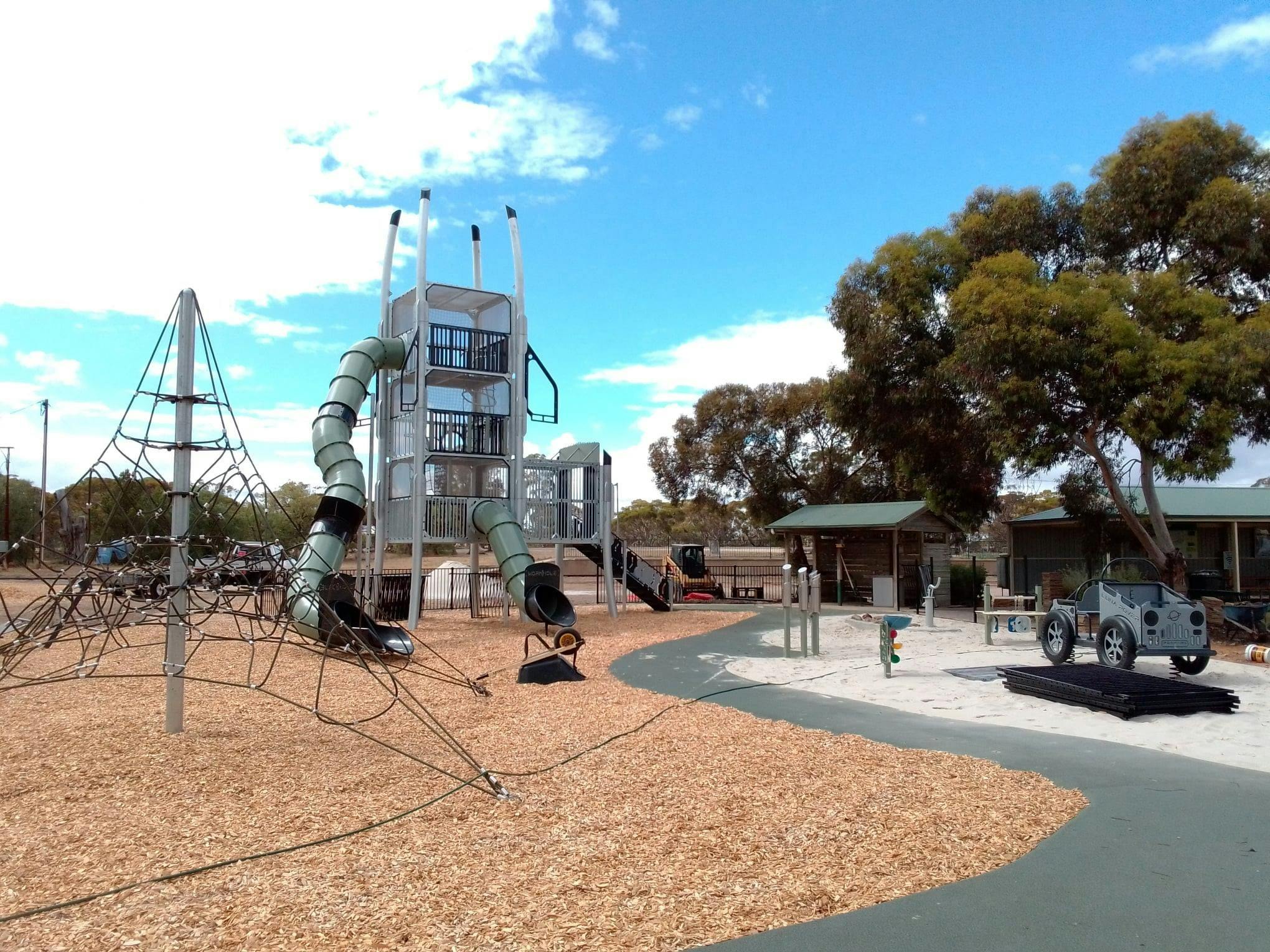 Mallee Playground Trail