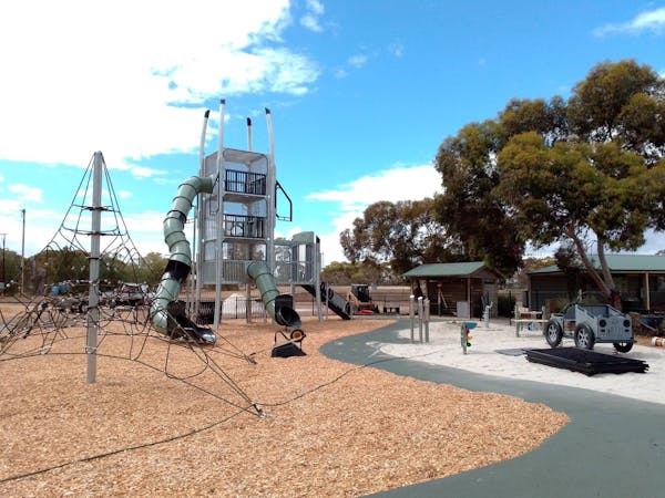Mallee Playground Trail