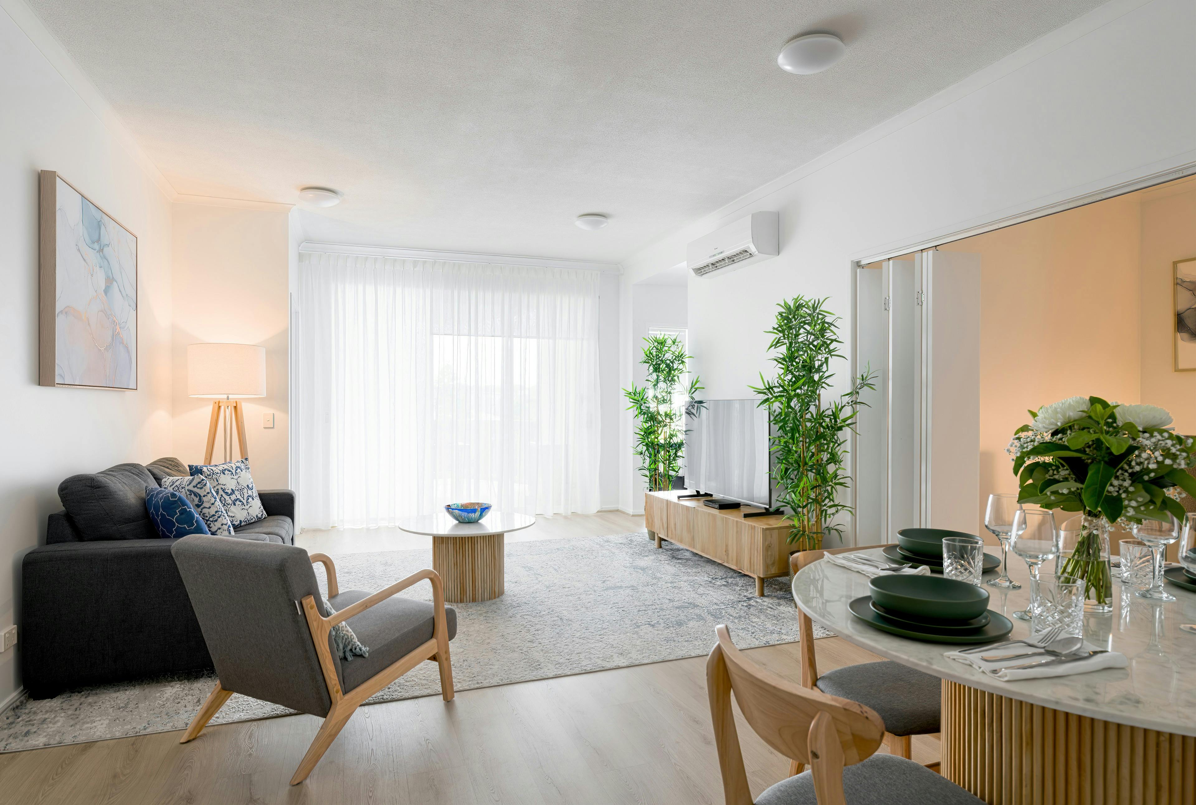 2 Bedroom 2 Bathroom Study Apartment