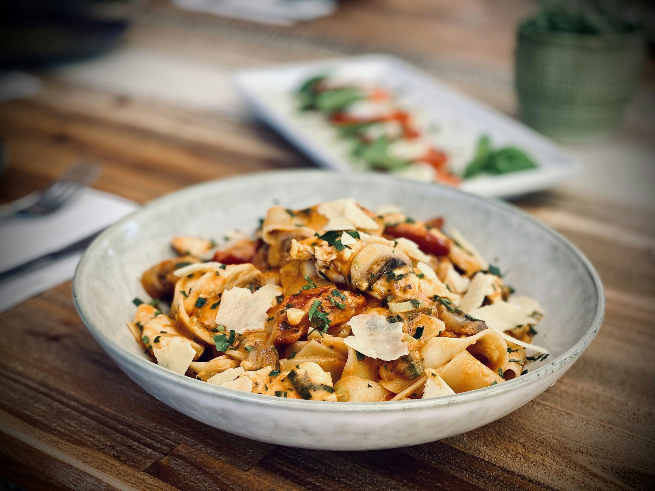 Cairns Hot Air Ballooning and Lemoncello 3 Course Meal & Drink