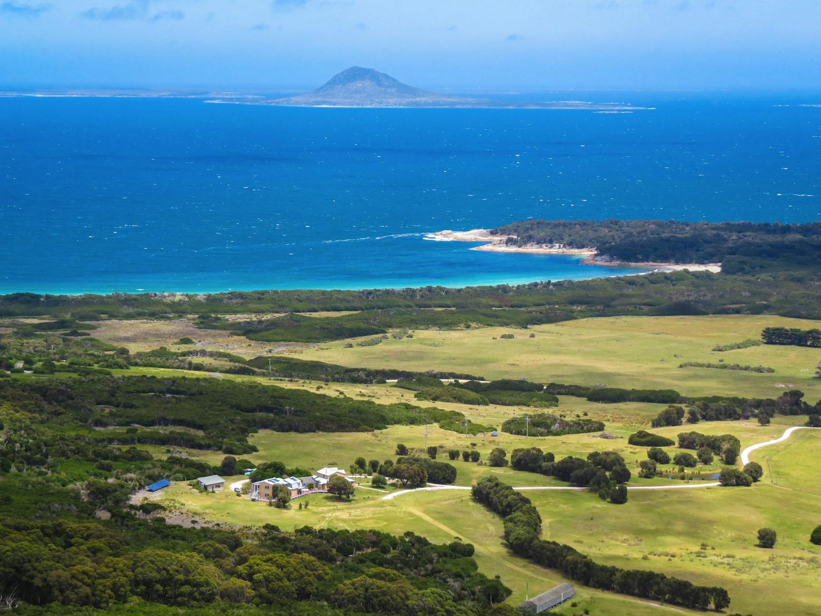 Overview of Mountain Seas Retreat on Flinders Island