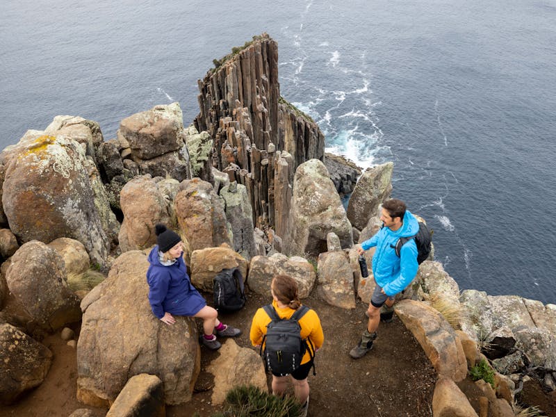 Guests at the end of Cape Raoul in the Tasman National Park