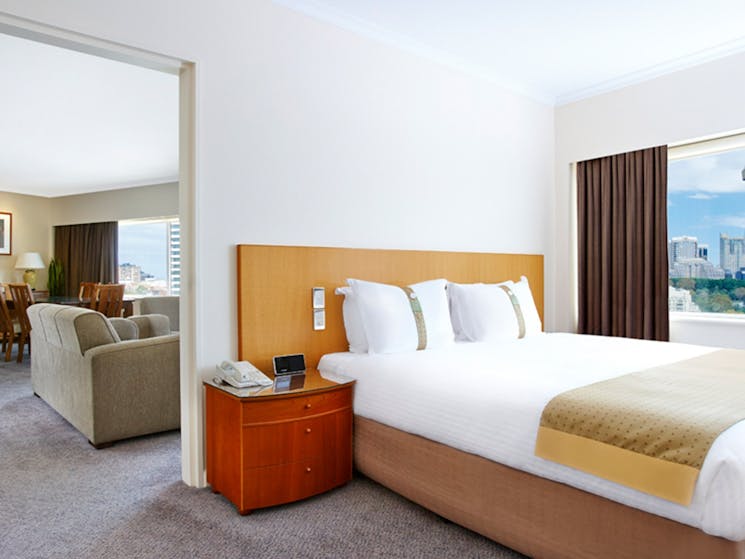 King Spa Suite with Harbour Views at Holiday Inn Potts Point