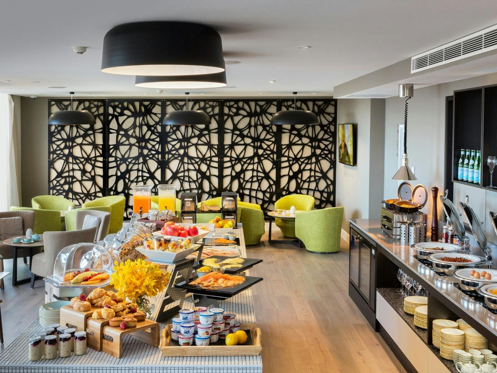 PARKROYAL Parramatta Club Lounge