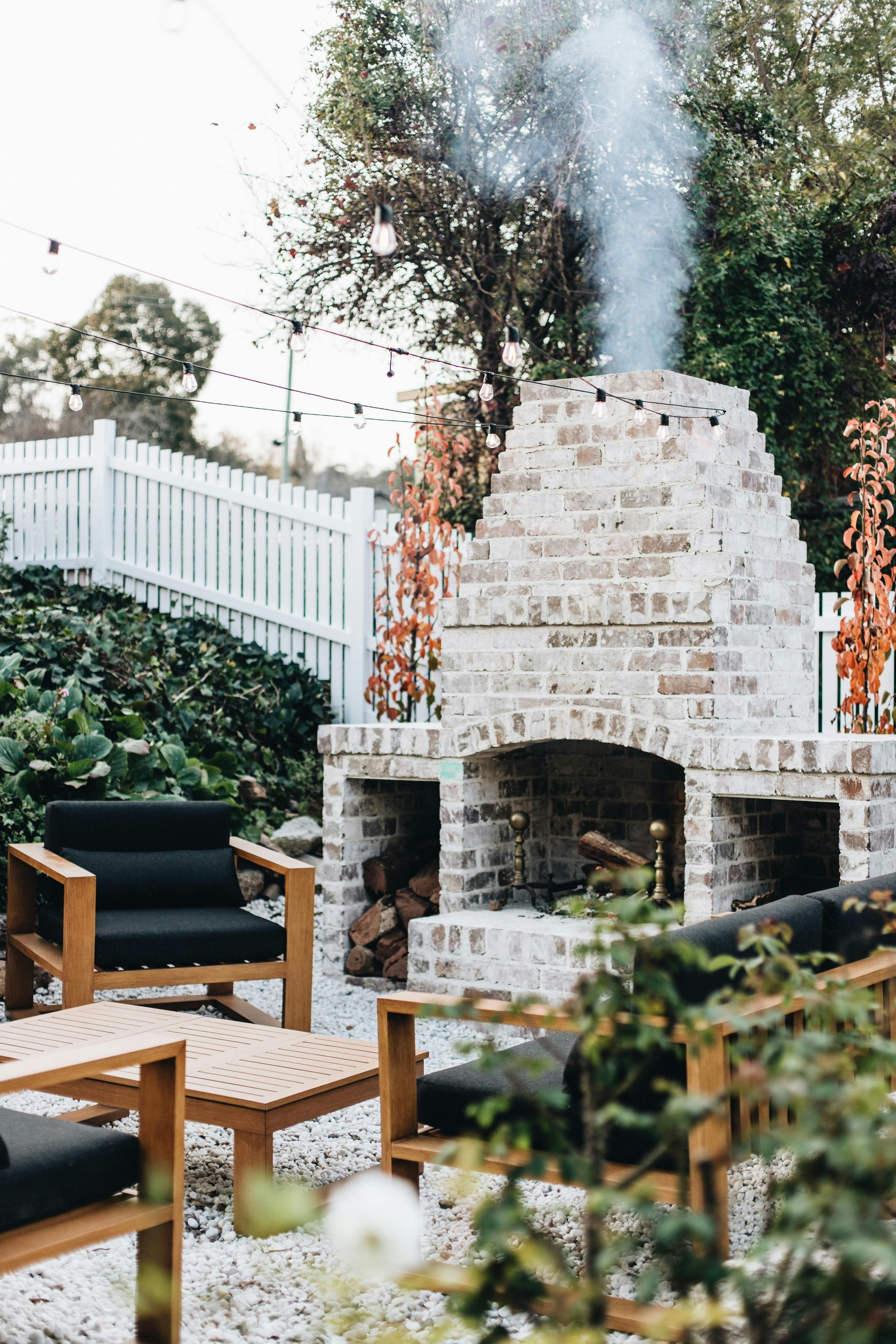 Outdoor firepit