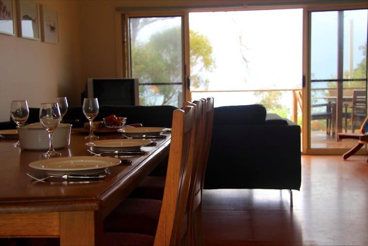 Emu Bay Stay