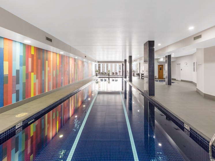 Meriton Suites Campbell Street - Indoor Pool