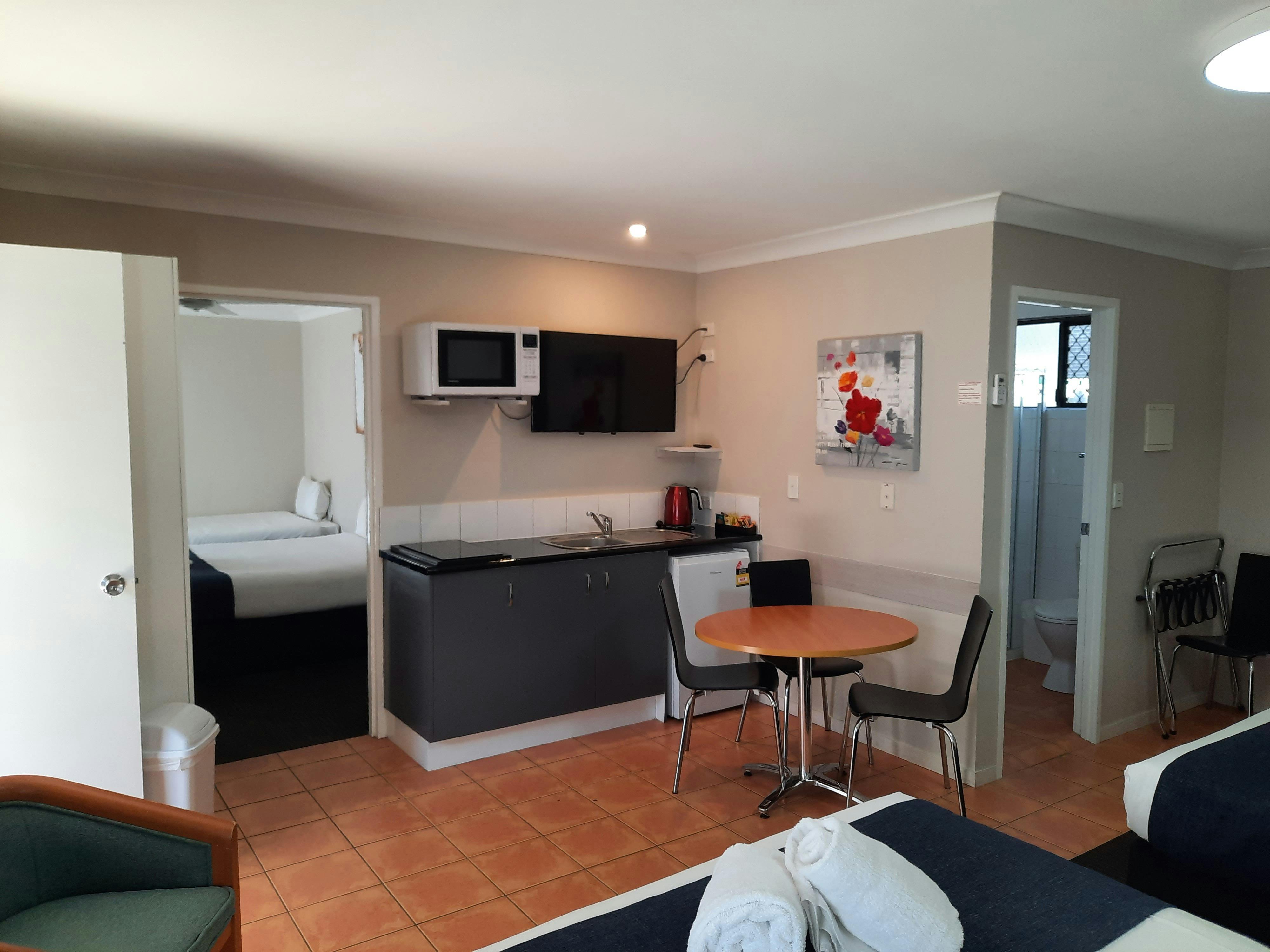 Deluxe - 2 Bedroom Apartment - Sleeps up to 7