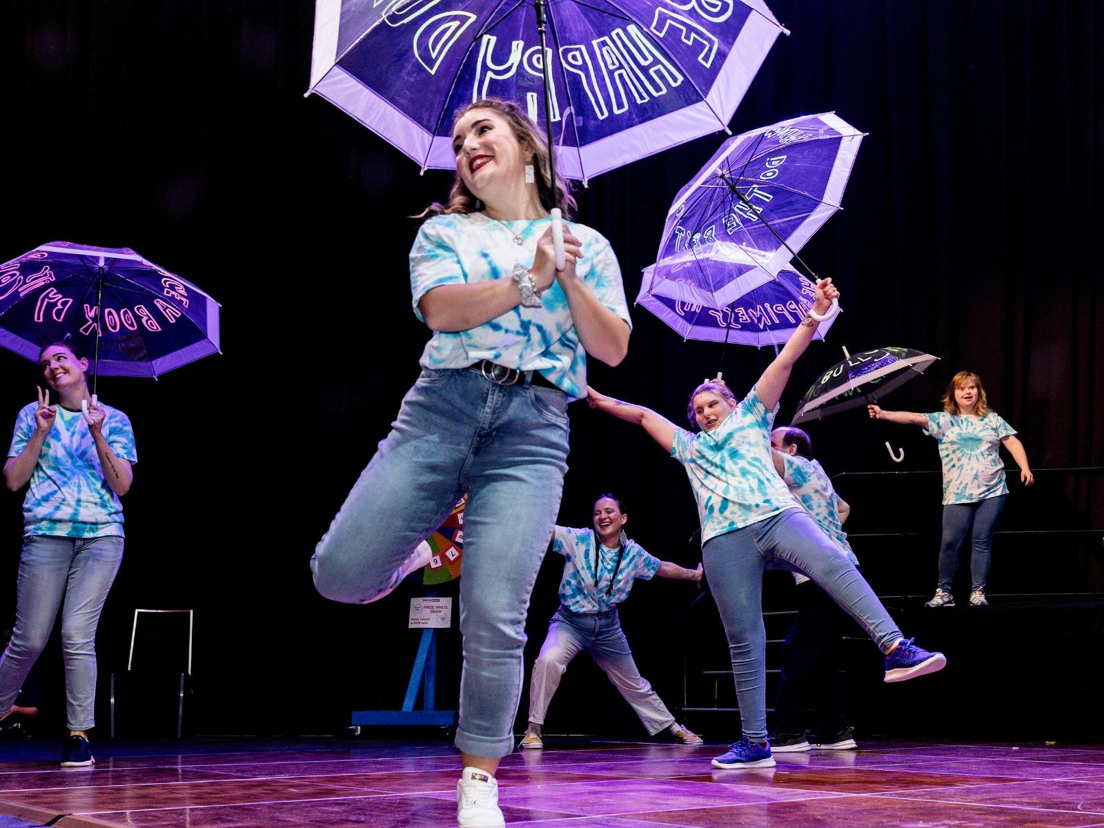 Crossroad Arts presents Loose Ends