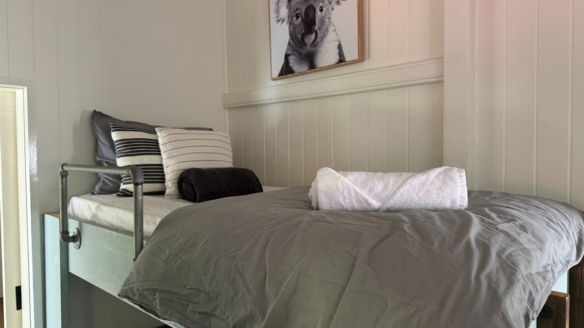 5 bunks suitable for children the 2 lowers are suiatble for adults