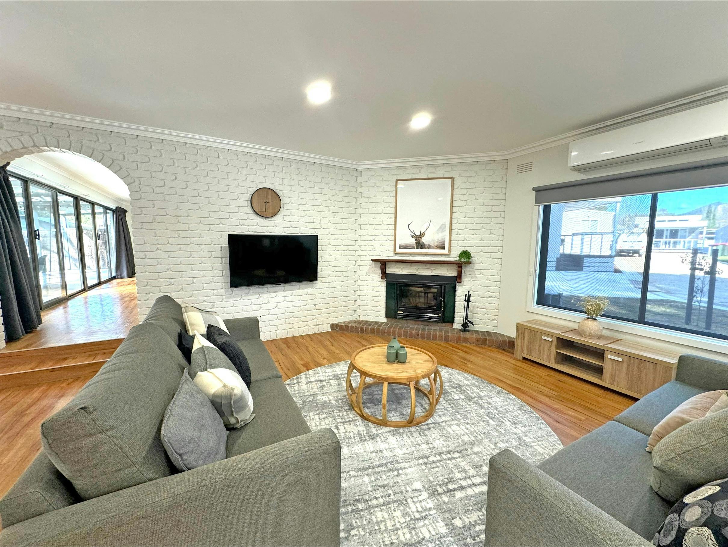 Alpine Crest Holiday House (4BR) | Tasman Holiday Parks - South Bright