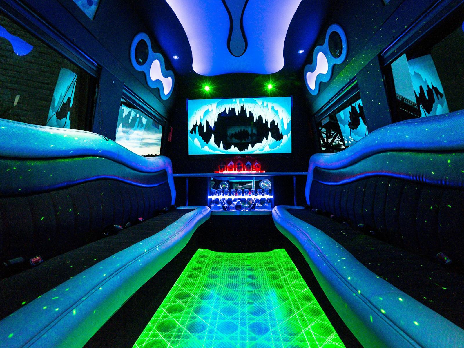 Sydney Party Limos hire, party bus hire, limo hire, bus tour, limo tour