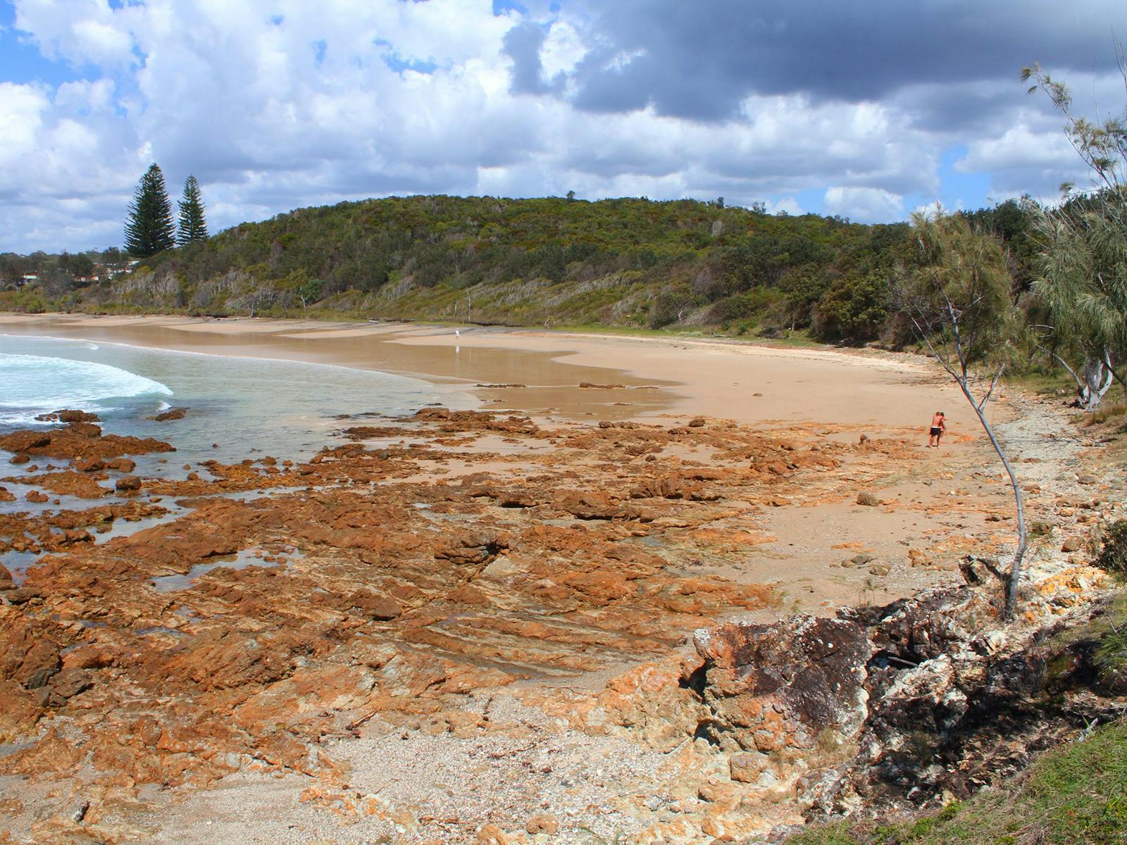 Strandkurve: wo sich Rocky Point und der Hauptstrand von Minnie Water treffen.