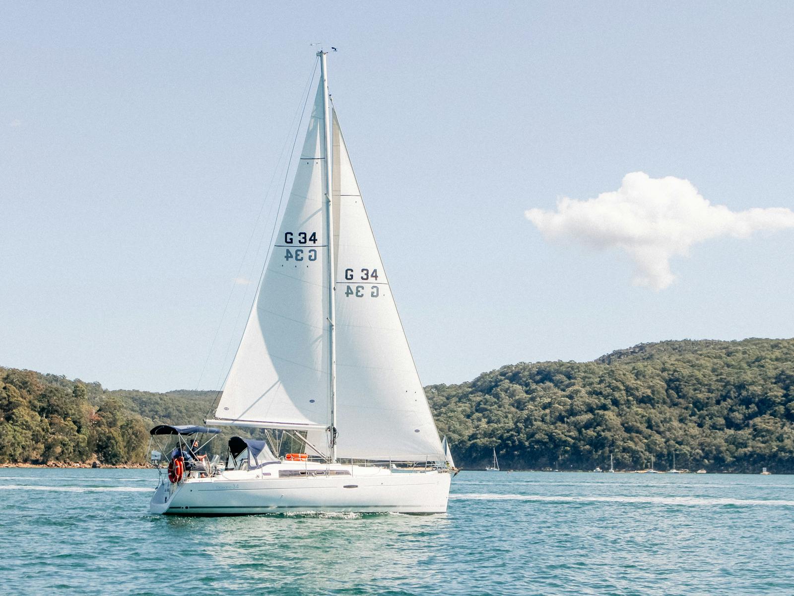 ピットウォーターでクルージングするベネトウヨット