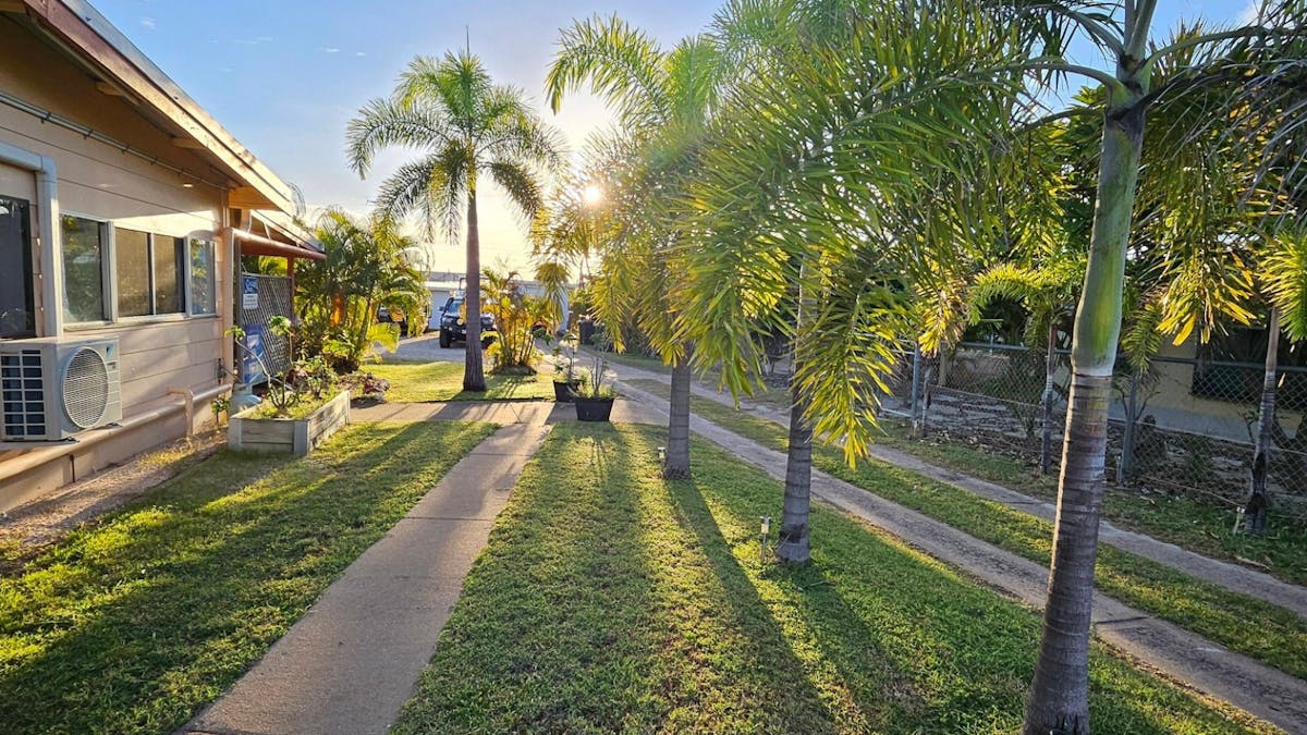 Savannah Shores driveway