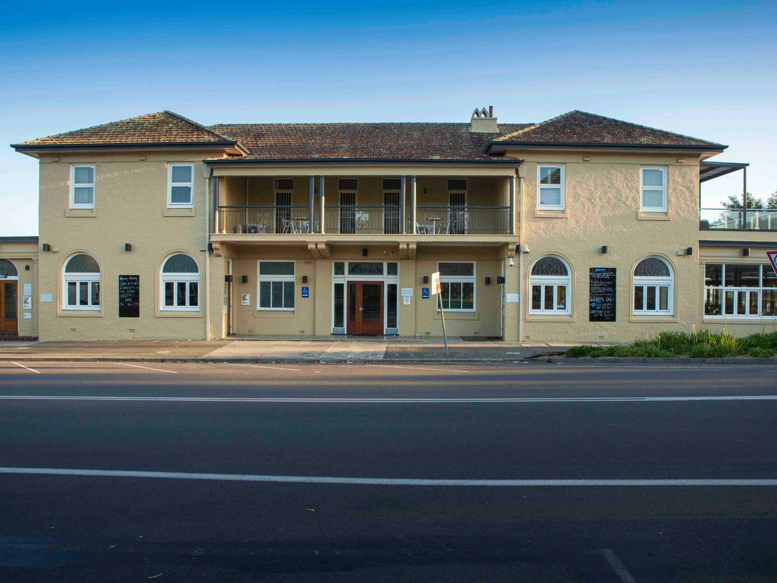 Huskisson Hotel NSW Holidays & Things to Do