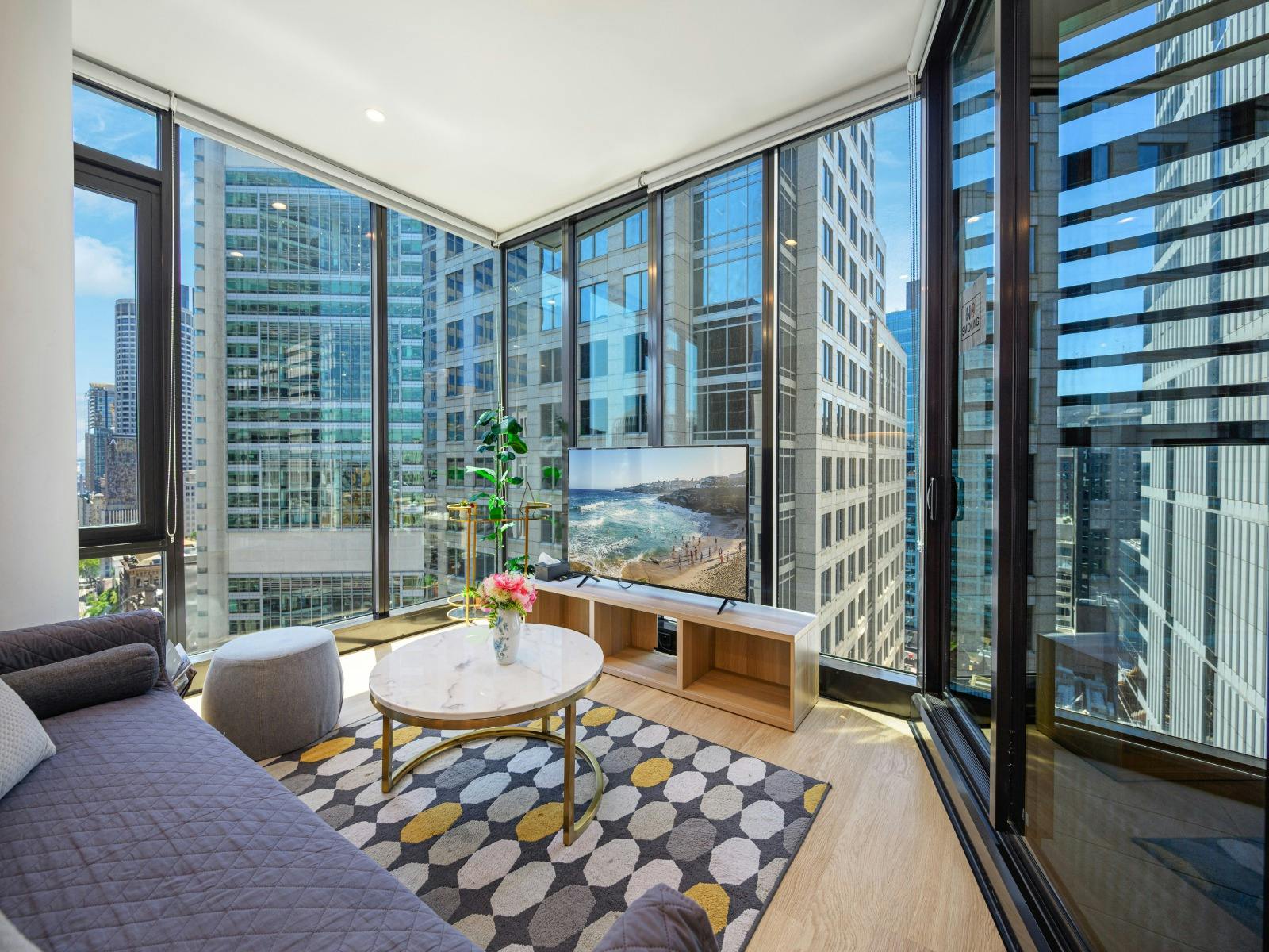 MetaWiseBnB Apartment On York