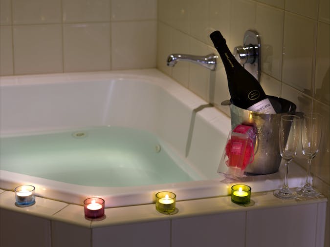 Executive King Spa Room