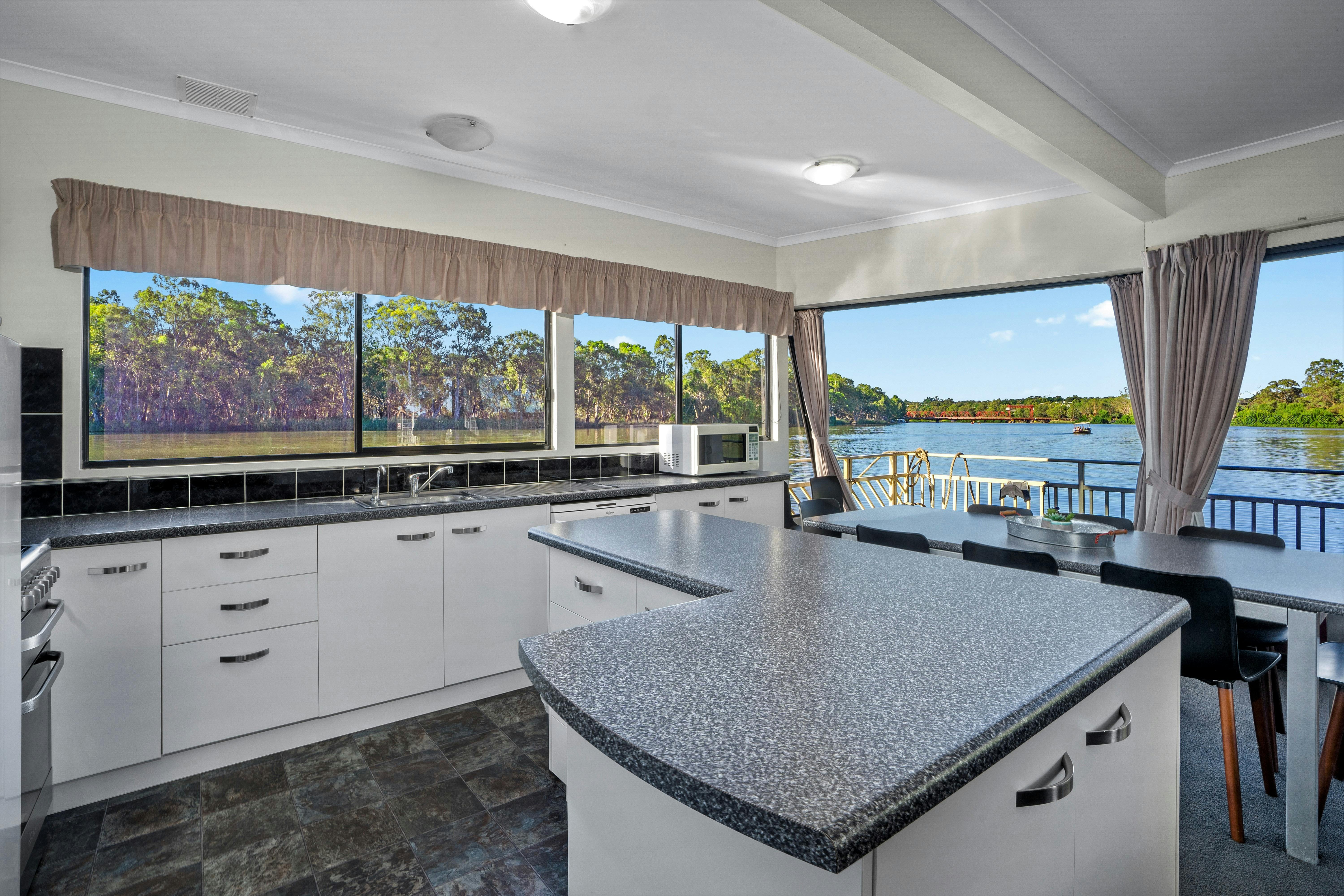 Kitchen & Dining area
