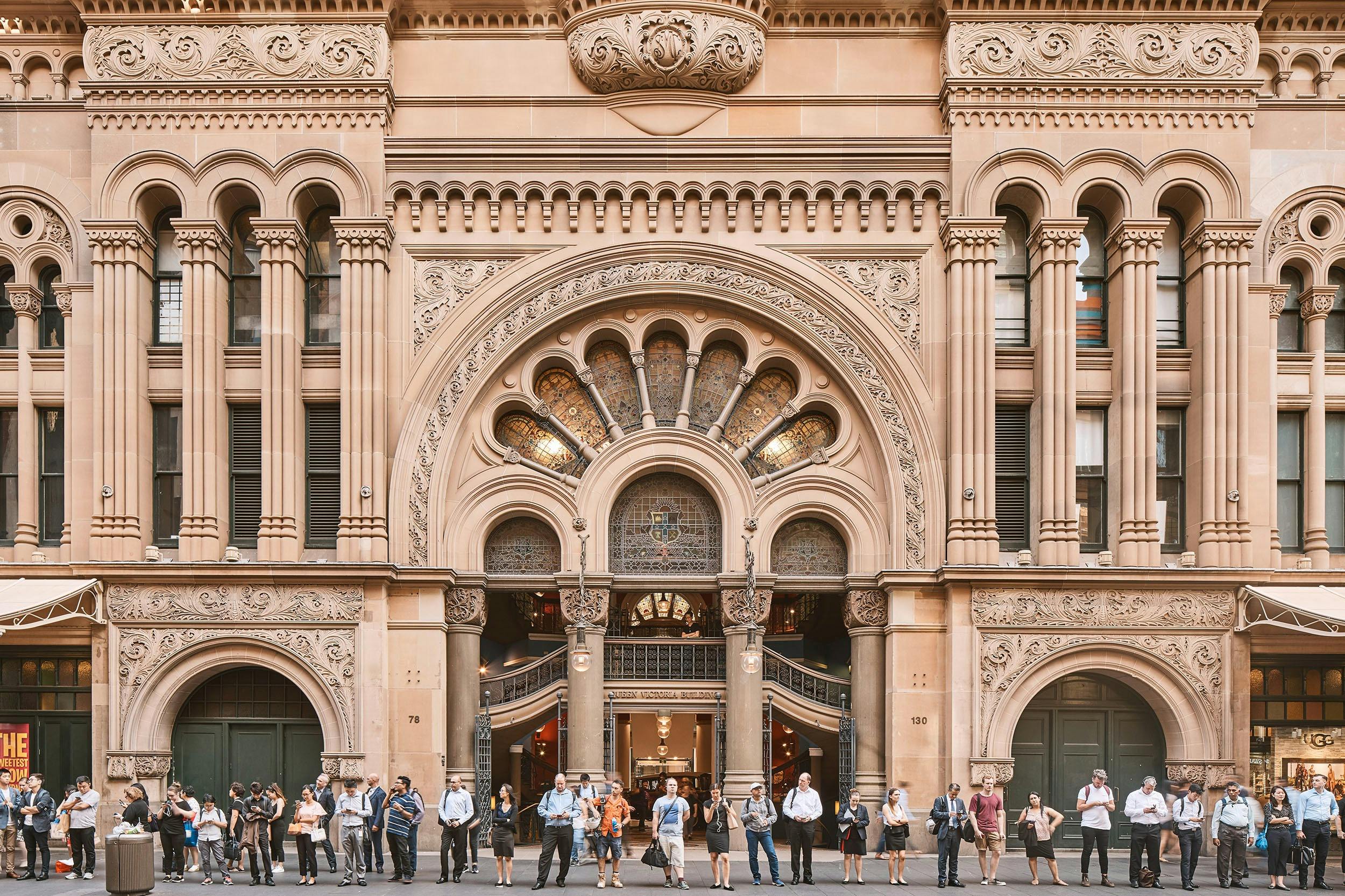 Außenansicht des Queen Victoria Building von der York Street