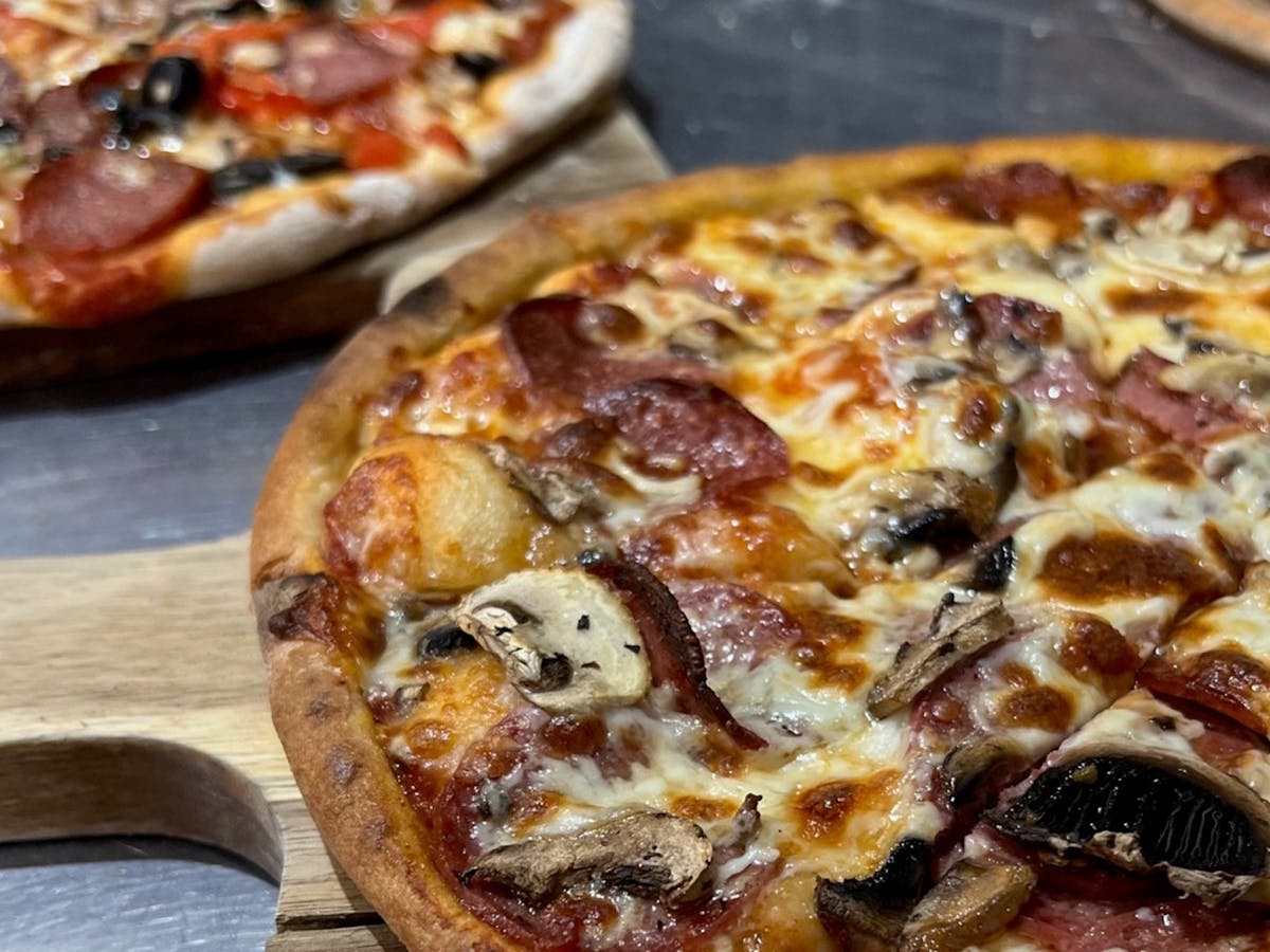 Pizza, Pizzeria La Prima