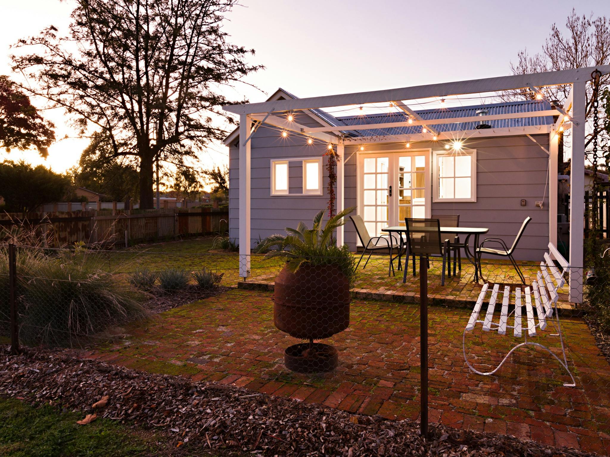 Fully fenced backgarden