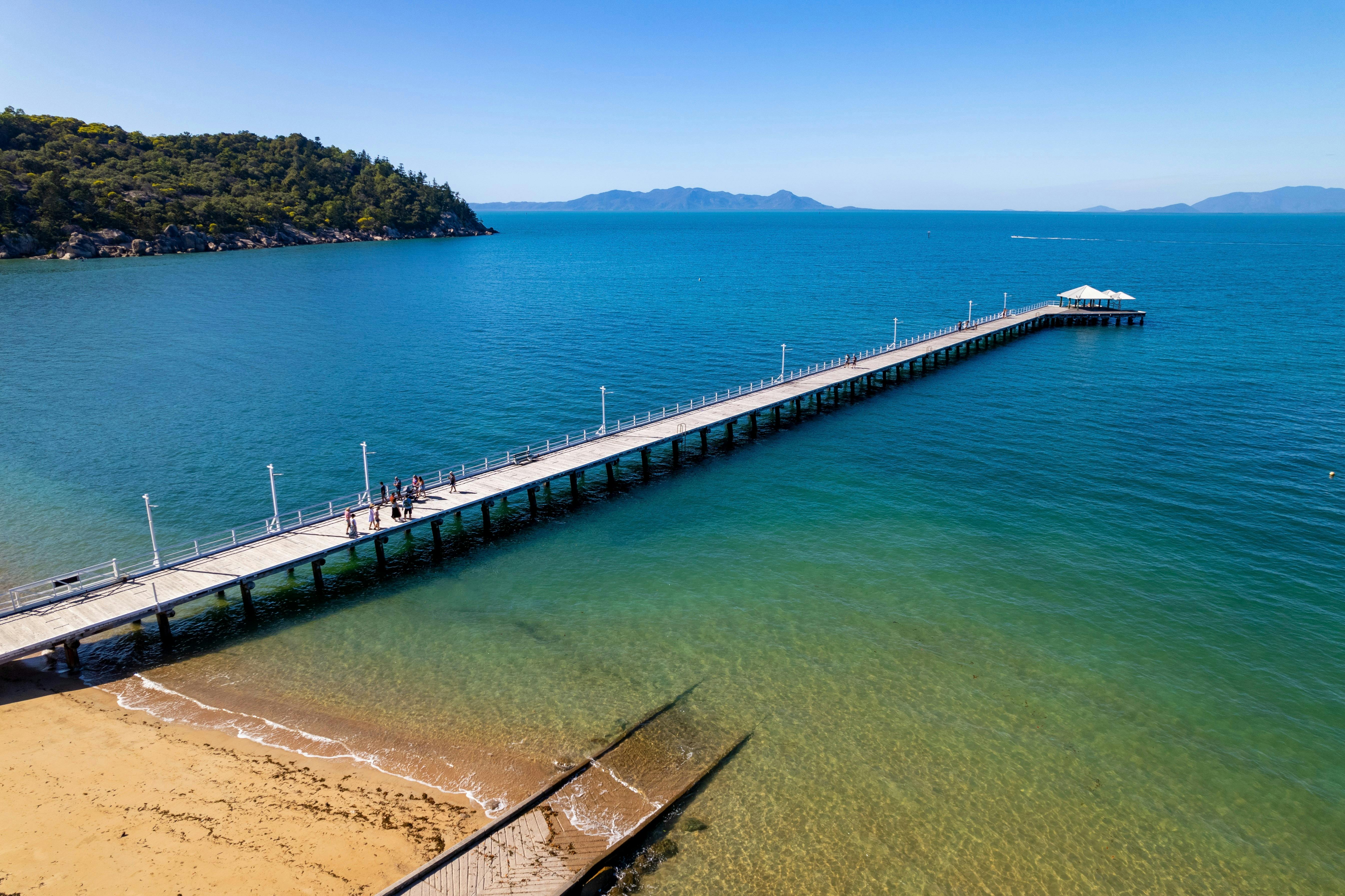 Magnetic Island: Behind the Scenes Private Tour