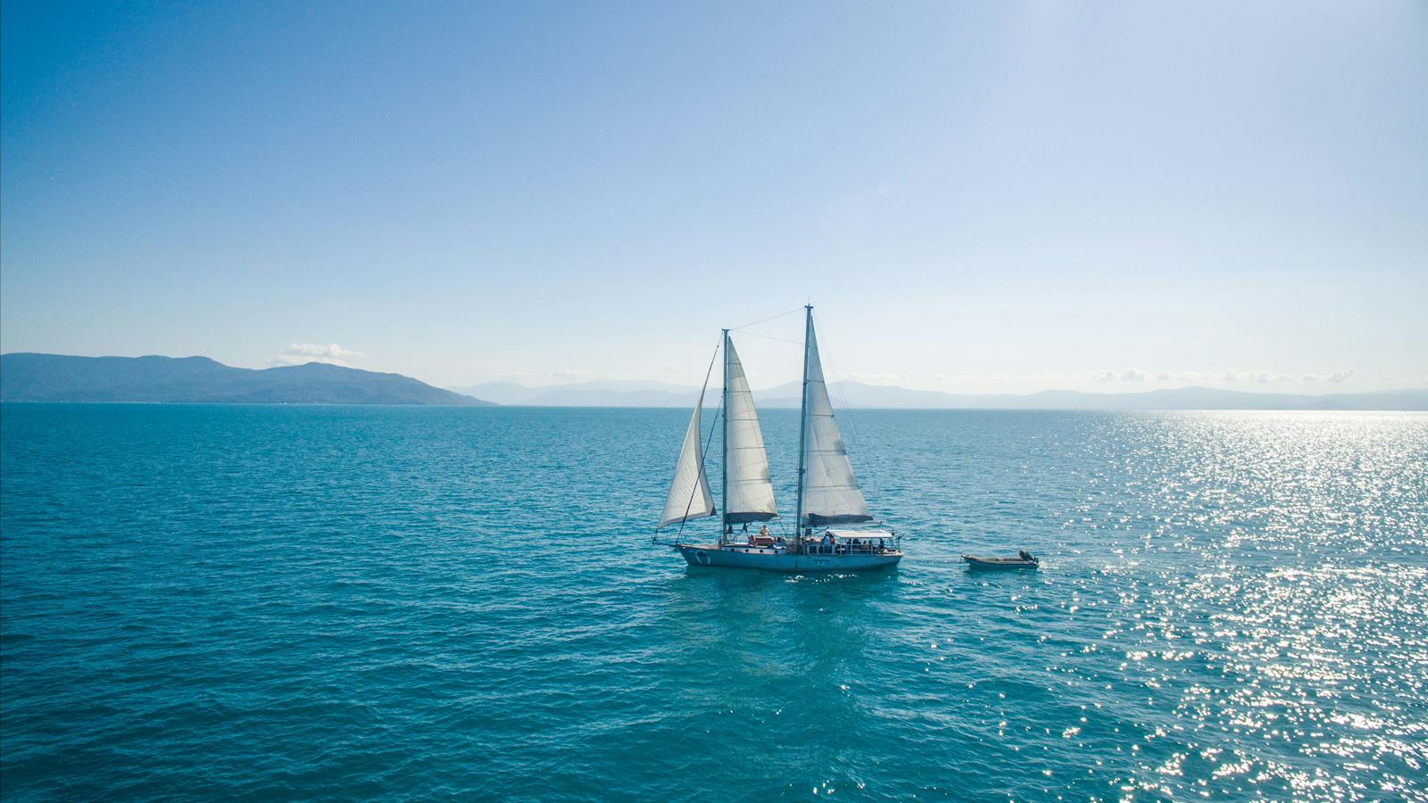 Ocean Free Sailing to private reef mooring