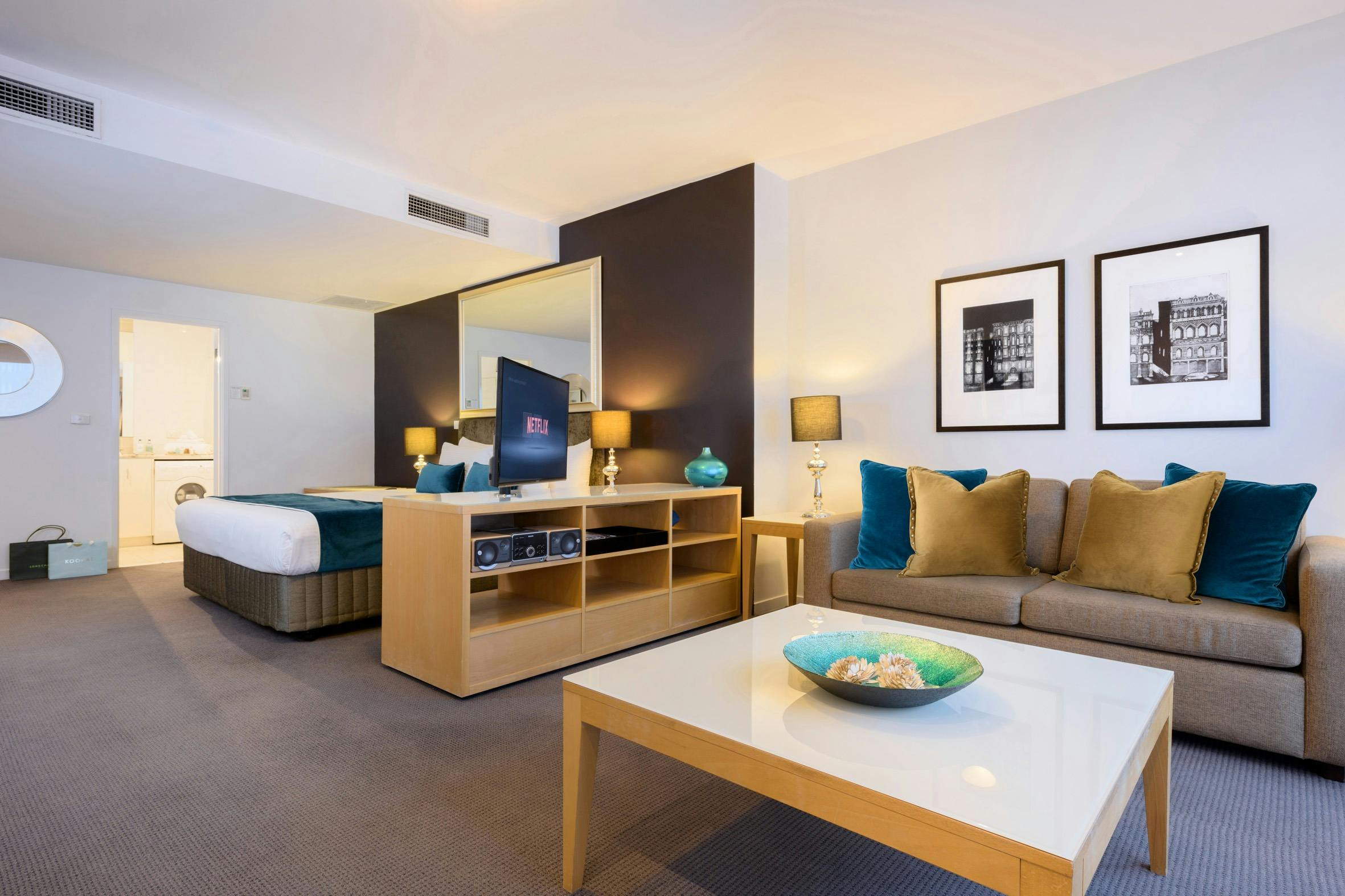 Heritage King Suite