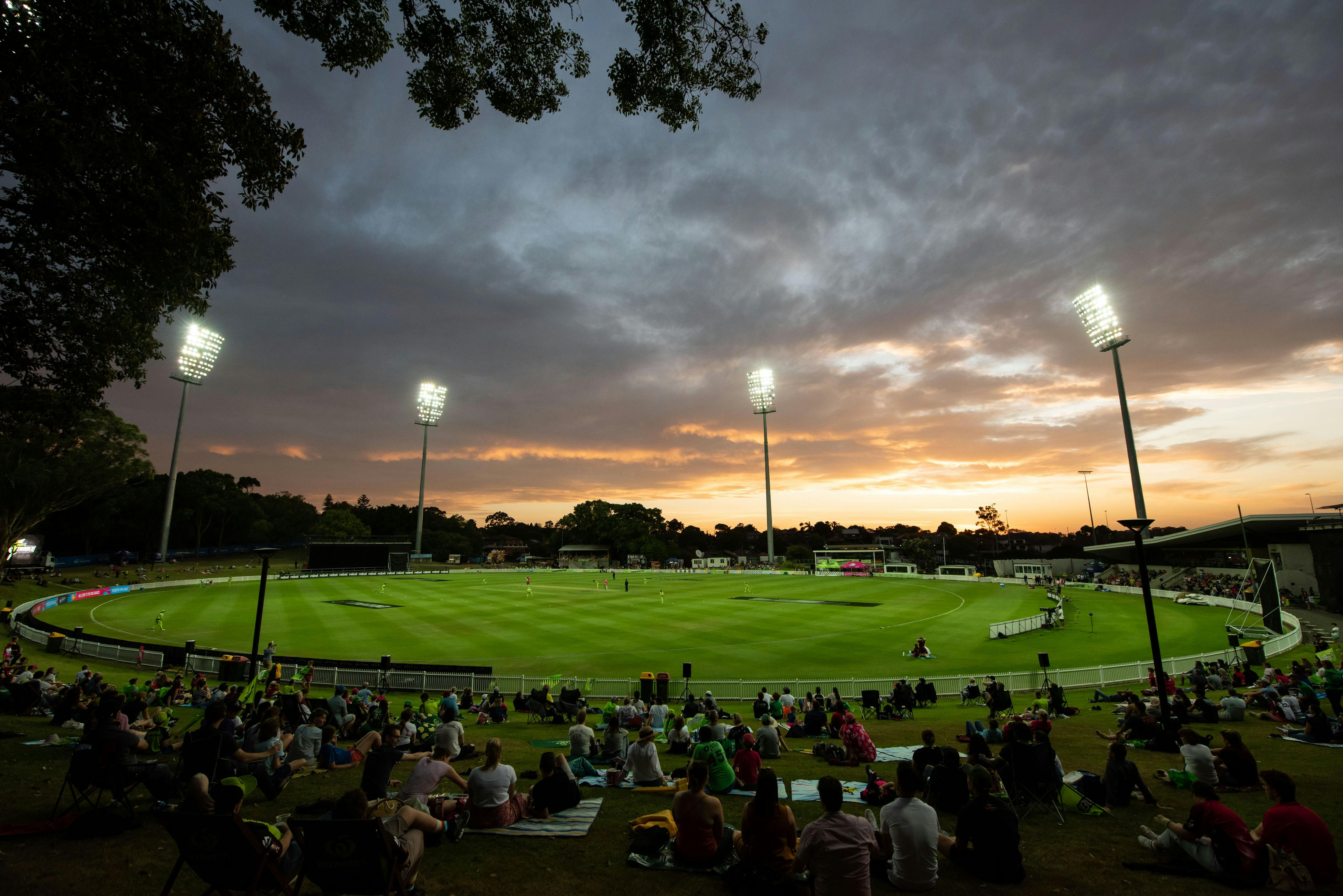 WBBL:  Sydney Thunder v Melbourne Stars