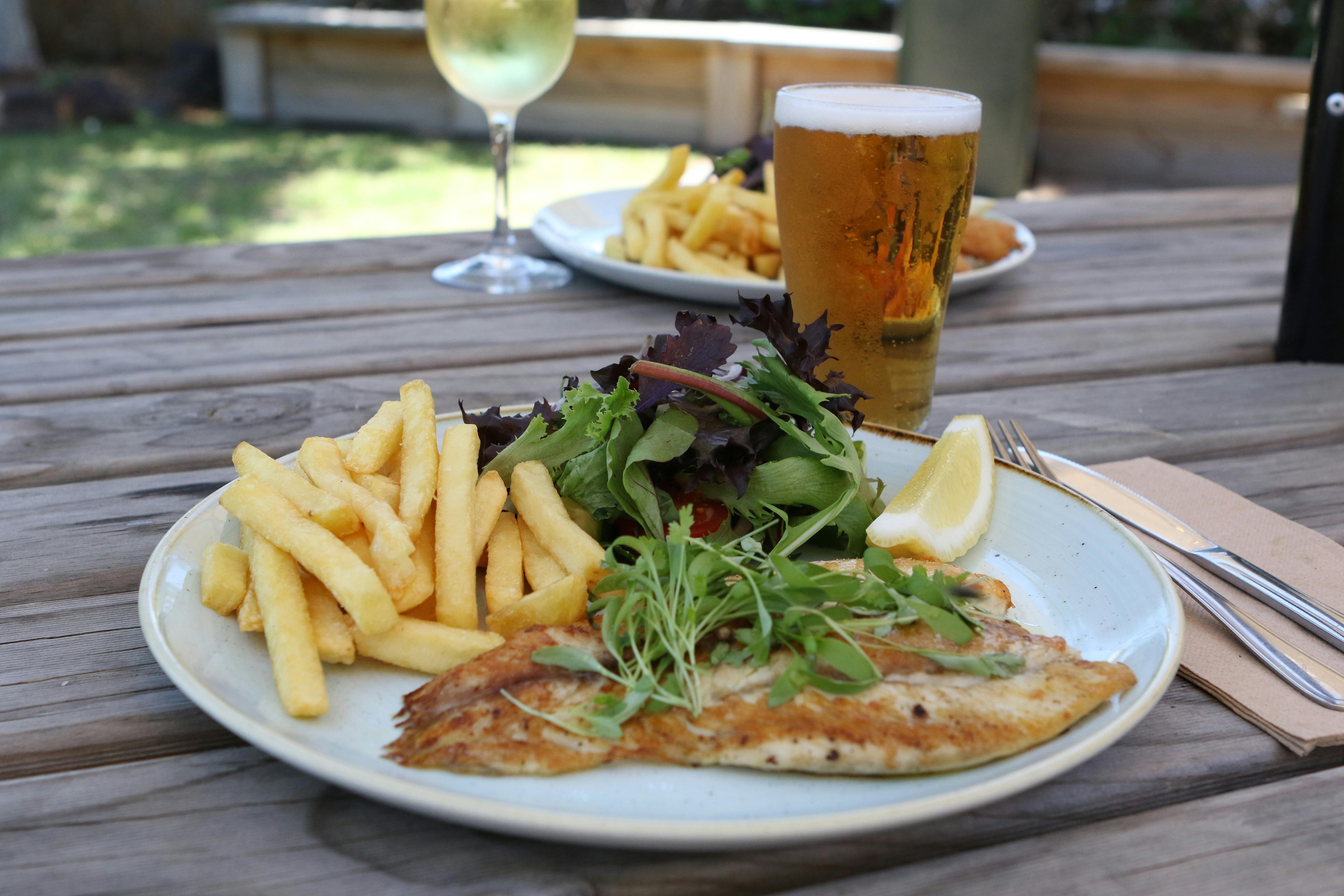 Grilled barra w/ chips and salad