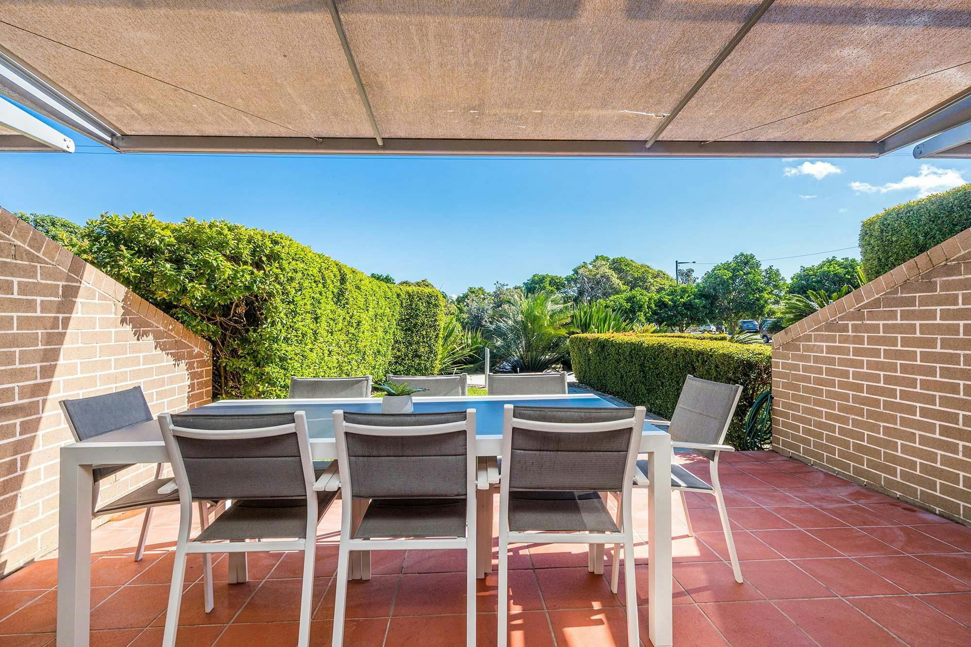 4 제임스 쿡 - 바이런 베이 - 야외 식사 공간