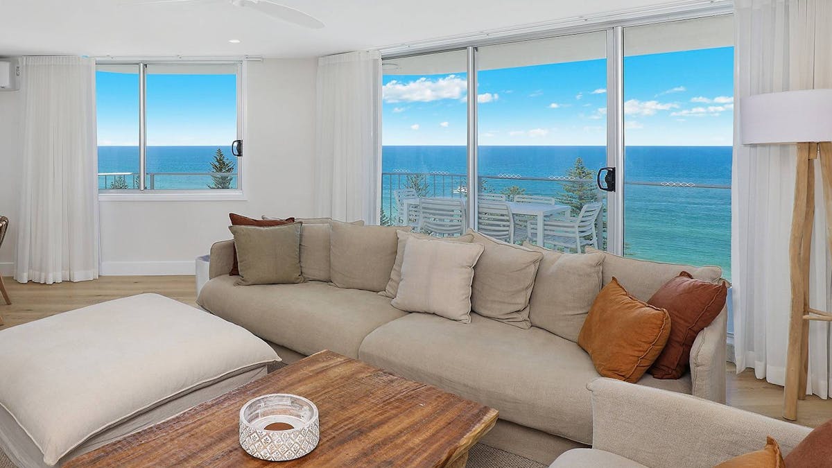 penthouse-54-mandolin-beachfront-resort-living