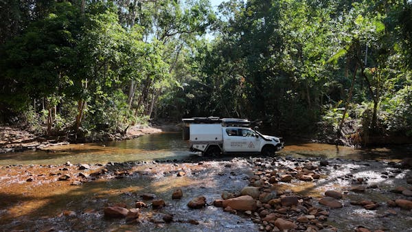 Toyota Hilux 4WD Camper Bloomfield Track