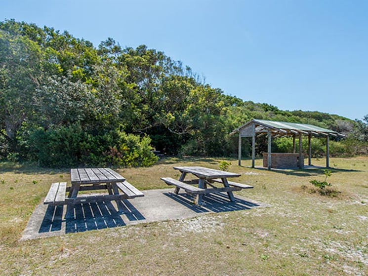 Picnic tables and barbecue shelter, Elizabeth Beach picnic area, Booti Booti National Park. Photo