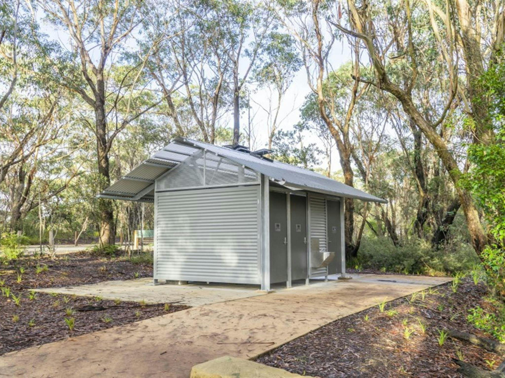 The accessible toilet facilities at Evans lookout in Blue Mountains National Park. Photo: Simone