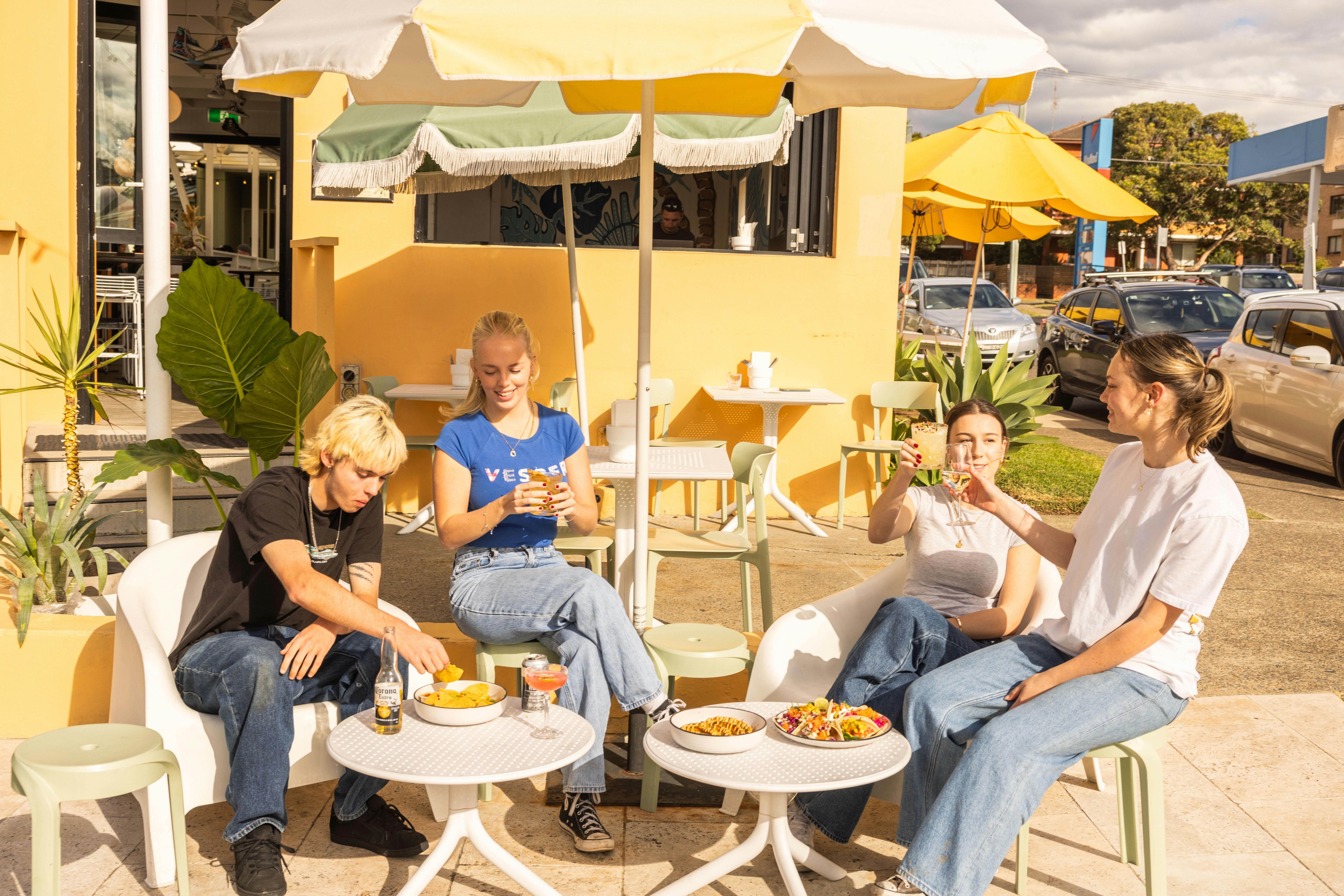 ディー・ホワイ